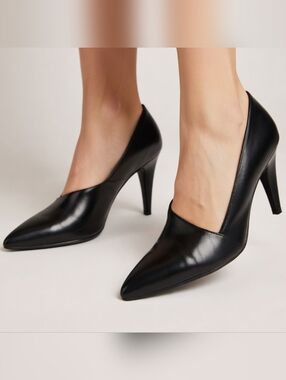 Nine West Black Leather Pointed Toe V-Cut Vamp 7 Stiletto Pumps Chic Career